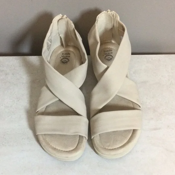 9 Earth Spirit cream strappy zipper back sandals - Picture 2 of 9